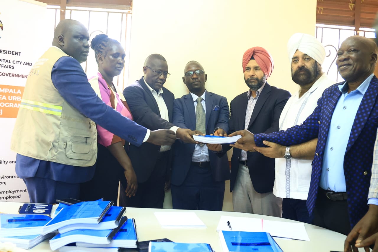 wakiso markets contract signing (3)